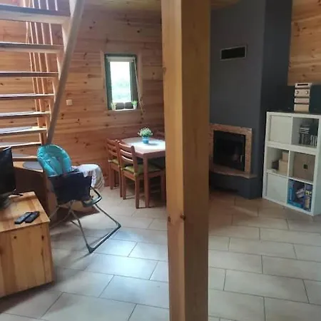 Сasa de vacaciones Klimatyczny W Lesie Przy Jeziorze