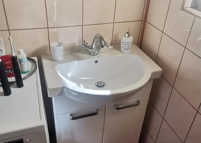 Hébergement de vacances Klimatyczny W Lesie Przy Jeziorze *