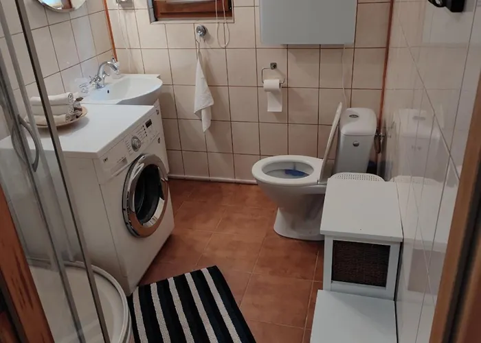 Klimatyczny W Lesie Przy Jeziorze Gietrzwałd